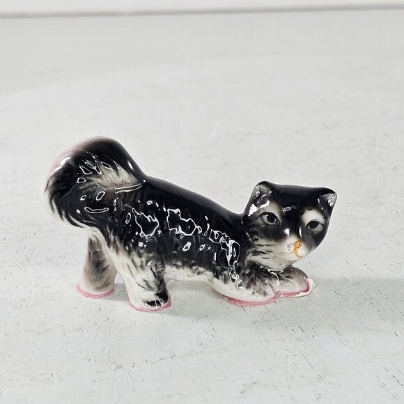 Vintage Ceramic Cat Figurine Black & White Stretch Pose Curled Tail Kitsch - Picture 8 of 8